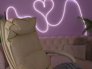 LovelyyLilu's Live Sex Cam Show