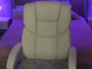 LovelyyLilu's Live Sex Cam Show