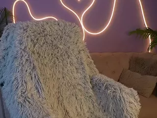 LovelyyLilu's Live Sex Cam Show