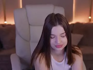 LovelyyLilu's Live Sex Cam Show