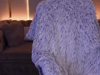 LovelyyLilu's Live Sex Cam Show