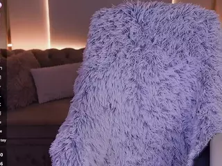 LovelyyLilu's Live Sex Cam Show