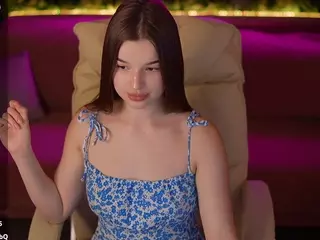 LovelyyLilu's Live Sex Cam Show