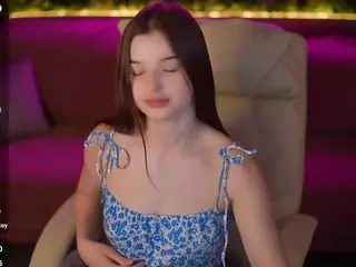 LovelyyLilu's Live Sex Cam Show