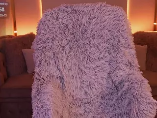 LovelyyLilu's Live Sex Cam Show