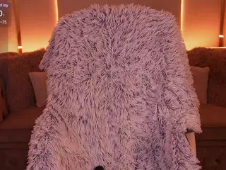 LovelyyLilu's Live Sex Cam Show