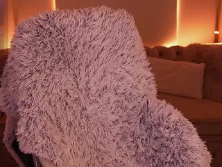LovelyyLilu's Live Sex Cam Show
