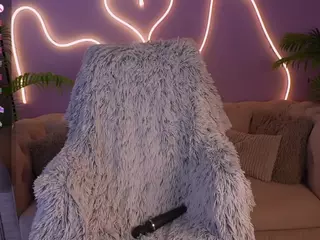 LovelyyLilu's Live Sex Cam Show