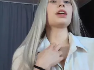 PieraVelvet's Live Sex Cam Show