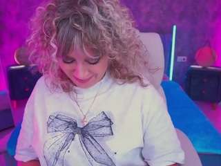 Live cam show with CandyyLadyyy