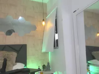 ValentiinaDiaz's Live Sex Cam Show