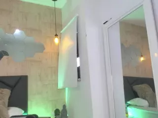 ValentiinaDiaz's Live Sex Cam Show