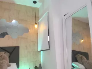 ValentiinaDiaz's Live Sex Cam Show