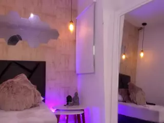 ValentiinaDiaz's Live Sex Cam Show