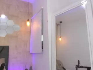 ValentiinaDiaz's Live Sex Cam Show