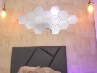 ValentiinaDiaz's Live Sex Cam Show