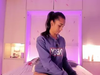AnaihCollins's Live Sex Cam Show