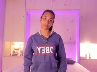 AnaihCollins's Live Sex Cam Show