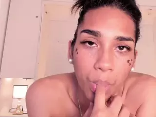 AnaihCollins's Live Sex Cam Show