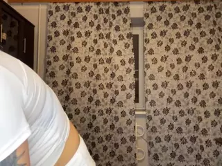 EleneFulwood's Live Sex Cam Show