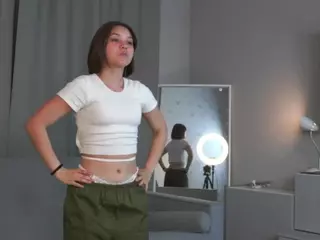 MaeBeale's Live Sex Cam Show