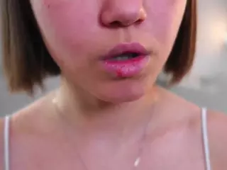 MaeBeale's Live Sex Cam Show