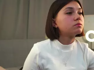 MaeBeale's Live Sex Cam Show