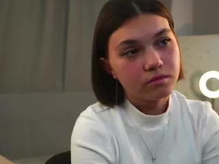 MaeBeale's Live Sex Cam Show