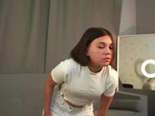 MaeBeale's Live Sex Cam Show