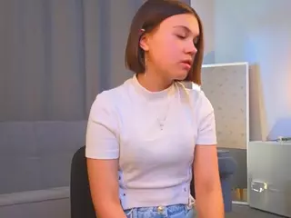 MaeBeale's Live Sex Cam Show