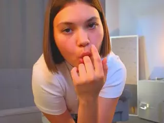 MaeBeale's Live Sex Cam Show