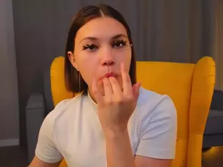 MaeBeale's Live Sex Cam Show