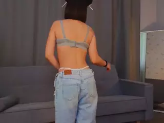 MaeBeale's Live Sex Cam Show