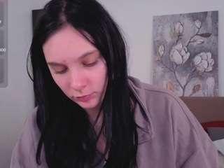 Live cam show with PhilomenaAtcher