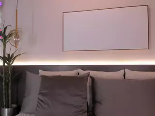 Laura Beaumont's Live Sex Cam Show