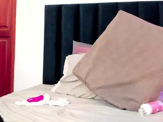 MirandaRox's Live Sex Cam Show