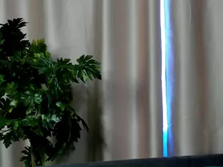 ElwynaHiatt's Live Sex Cam Show