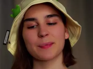 MoireCarll's Live Sex Cam Show