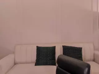 MilaLawrenceX's Live Sex Cam Show