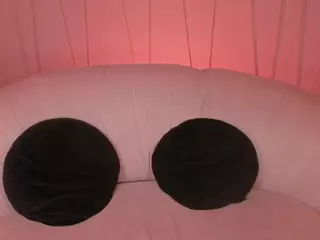 MilaLawrenceX's Live Sex Cam Show