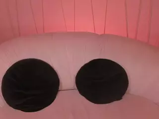 MilaLawrenceX's Live Sex Cam Show