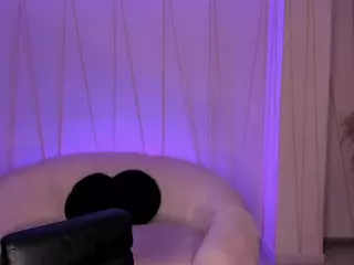 MilaLawrenceX's Live Sex Cam Show