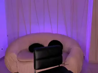 MilaLawrenceX's Live Sex Cam Show