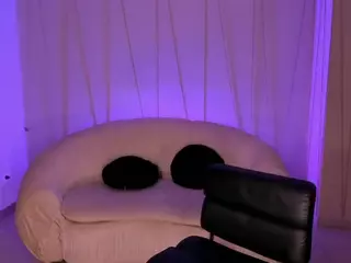 MilaLawrenceX's Live Sex Cam Show