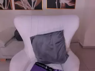 MilaLawrenceX's Live Sex Cam Show