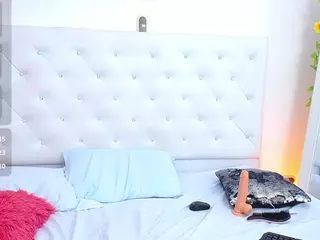 sweetkitty-cum's Live Sex Cam Show