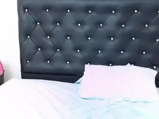sweetkitty-cum's Live Sex Cam Show