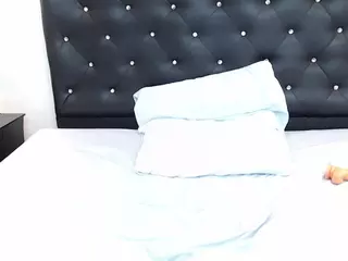 sweetkitty-cum's Live Sex Cam Show