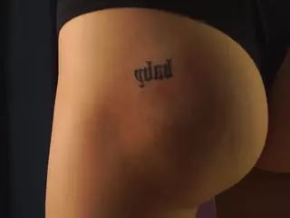 ElgaCurrington's Live Sex Cam Show