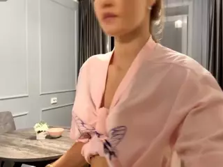 ElwynaCordner's Live Sex Cam Show